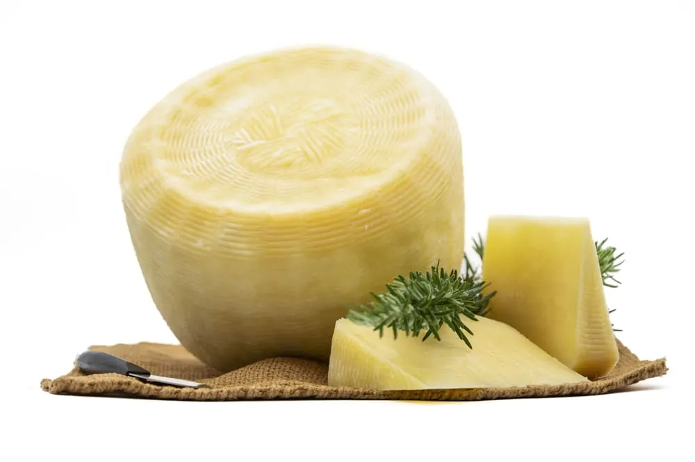 Pecorino al pepe nero